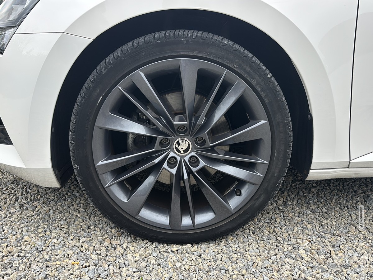 Skoda Superb Combi 2.0 TDI Ambition *LED*NAVI*KLIMA