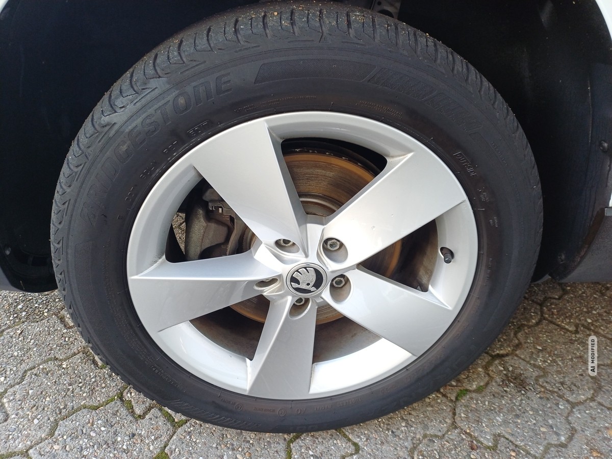 Skoda Karoq 1.0 TSI AMBITION DSG GREEN-TEC ALU KLIMA LED TEMPO PDC