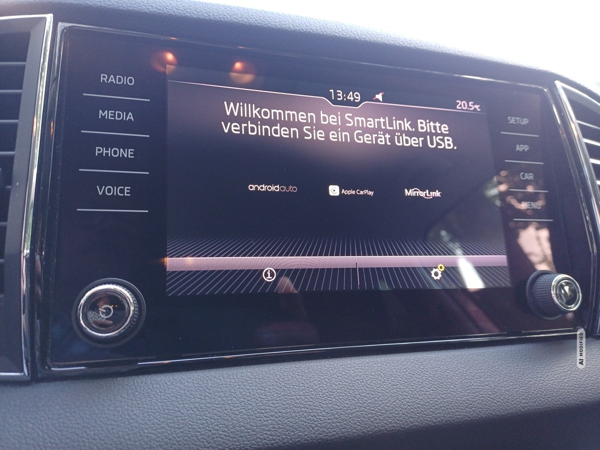 Skoda Karoq 1.0 TSI AMBITION DSG GREEN-TEC ALU KLIMA LED TEMPO PDC