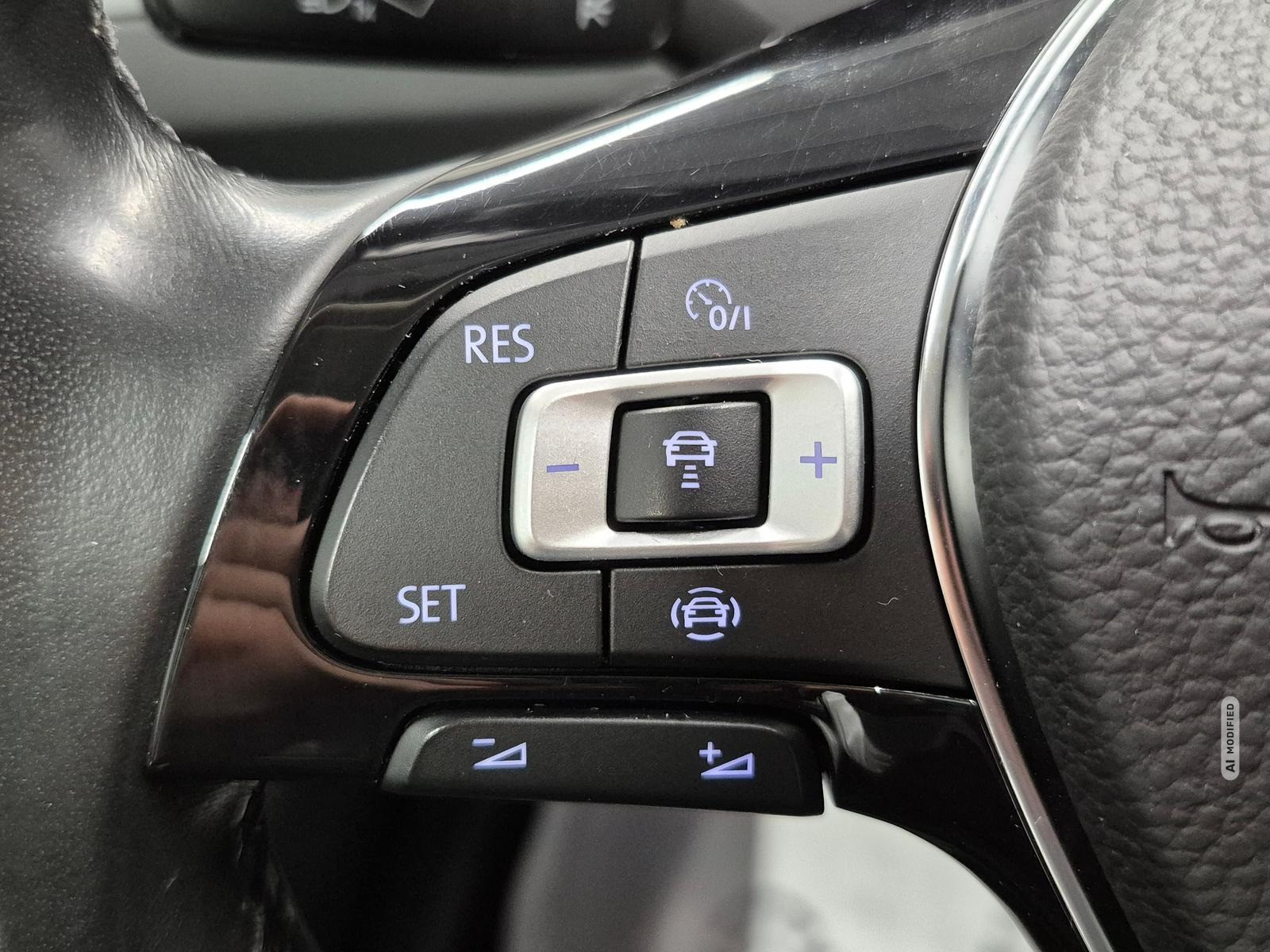 Volkswagen Passat Variant LED/Navi/SHZ/ACC/PDC/BT/16-LM