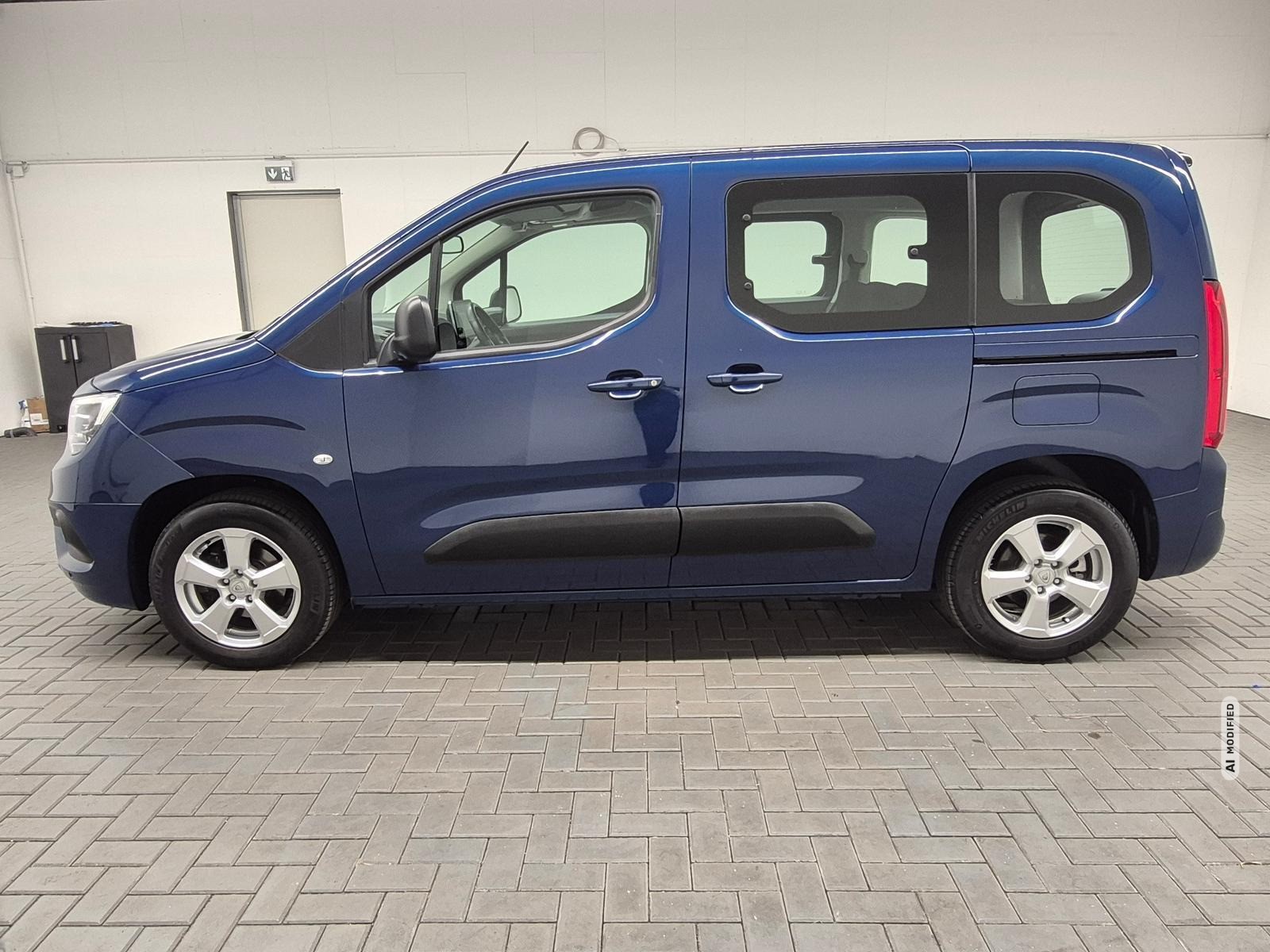 Opel Combo Life Edition Carplay/SHZ/Kam/GRA/AHK/16-LM