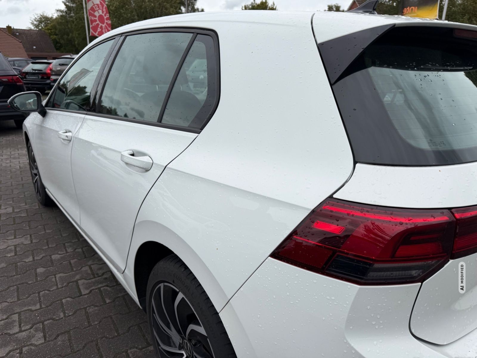 Volkswagen Golf VIII 1,0 TSI Life LANE SIDE ACC AMBIENTE