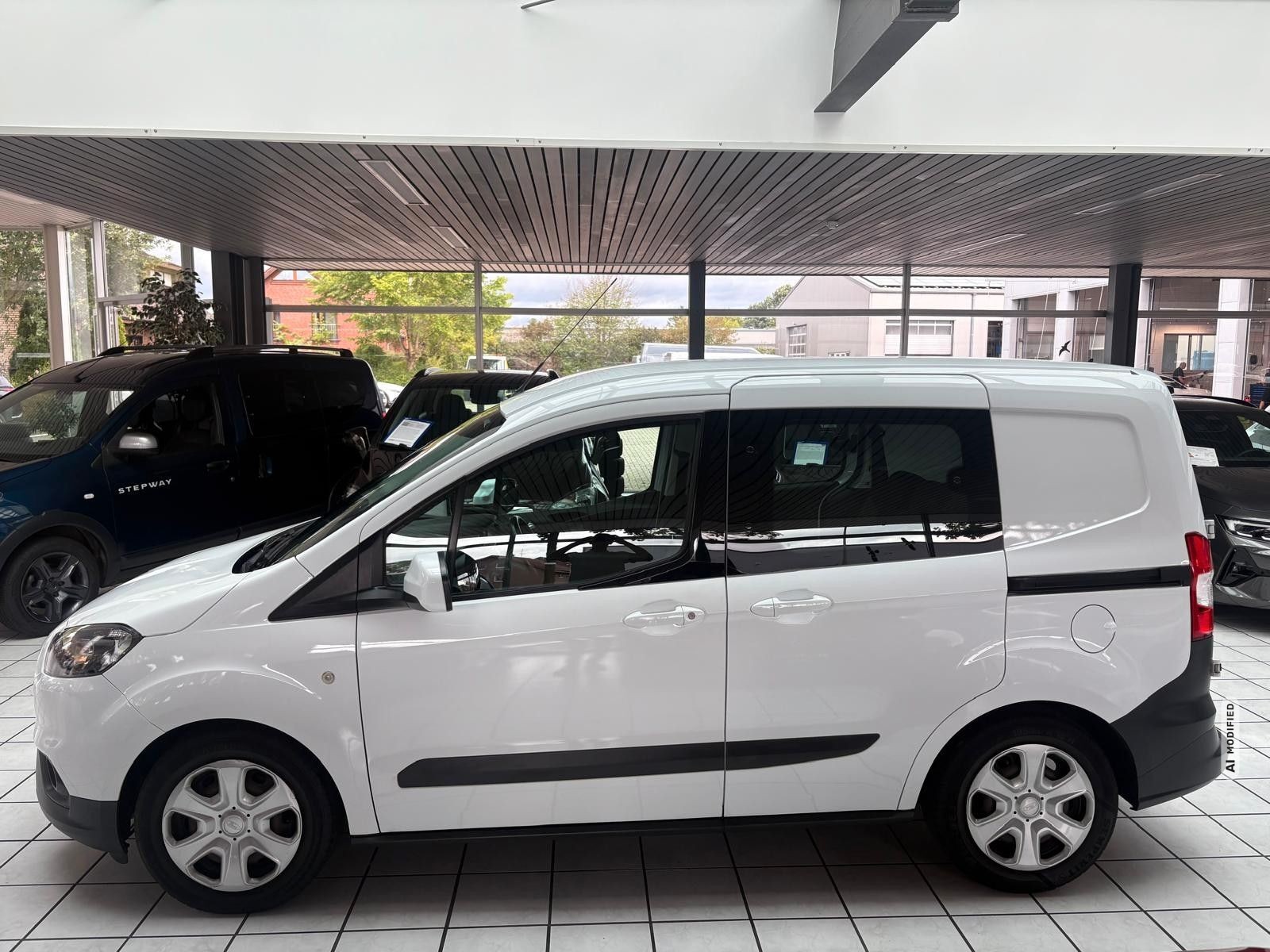 Ford Transit Courier Kombi Trend *SHZ PDC ISO u.v.m*