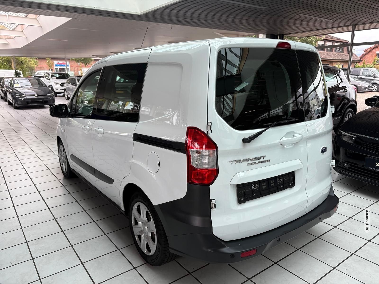 Ford Transit Courier Kombi Trend *SHZ PDC ISO u.v.m*