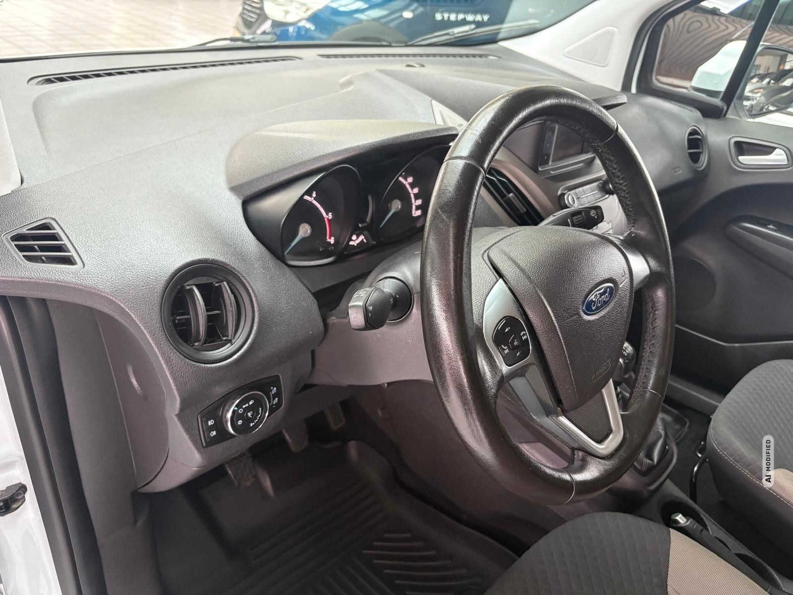 Ford Transit Courier Kombi Trend *SHZ PDC ISO u.v.m*