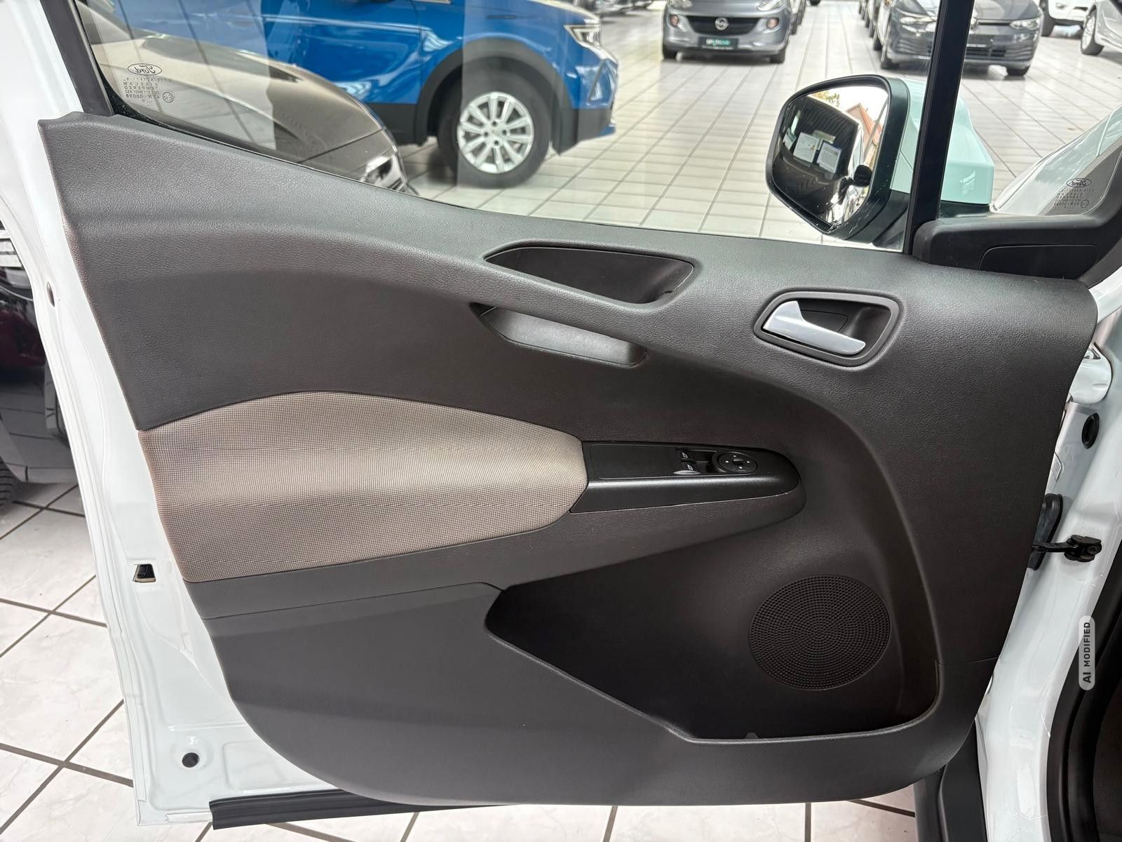 Ford Transit Courier Kombi Trend *SHZ PDC ISO u.v.m*