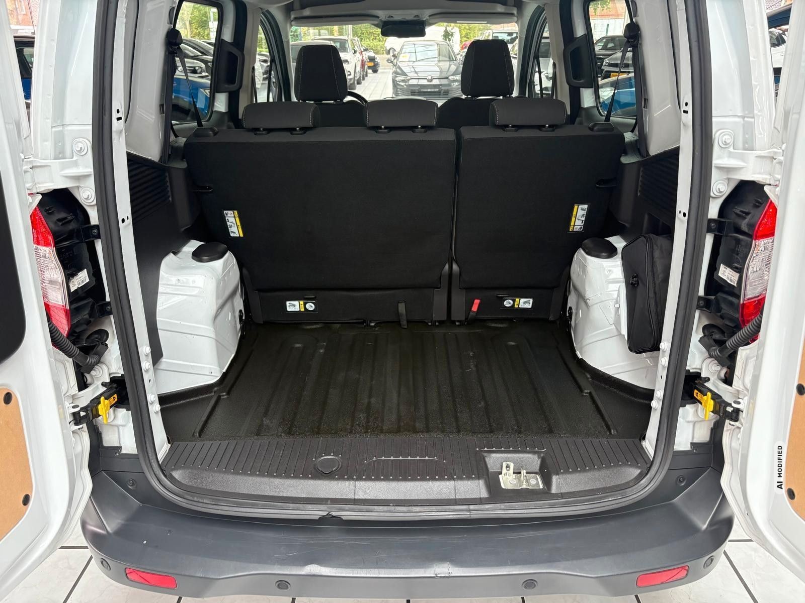 Ford Transit Courier Kombi Trend *SHZ PDC ISO u.v.m*