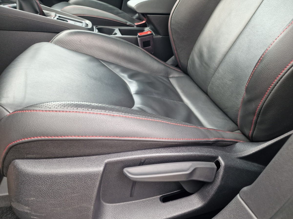 Seat Leon 1.5 TSI FR*Leder*Navi*LED*Apple & Android
