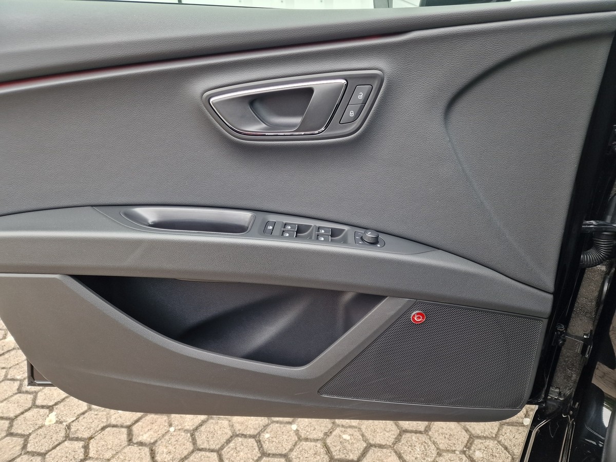 Seat Leon 1.5 TSI FR*Leder*Navi*LED*Apple & Android