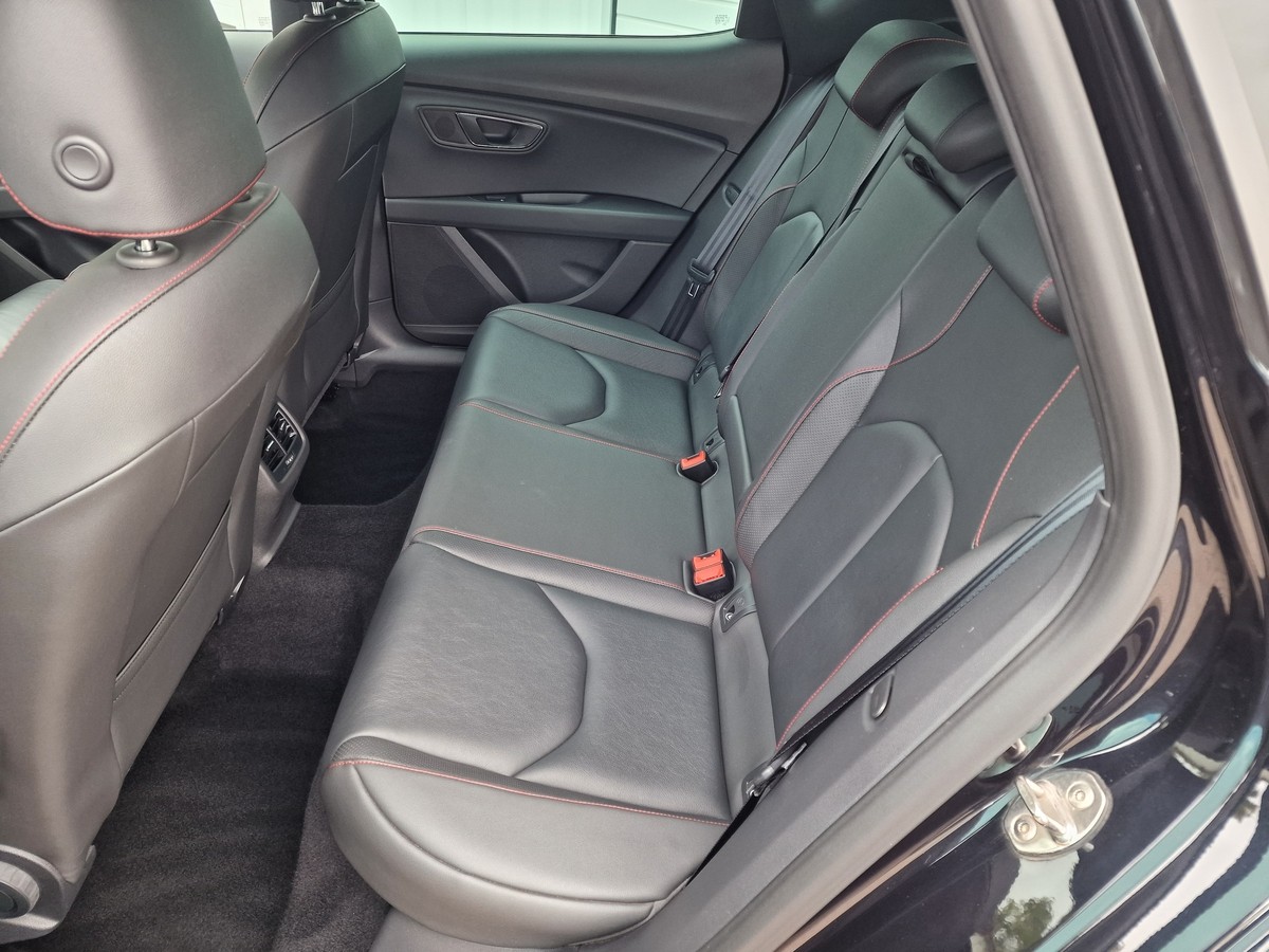 Seat Leon 1.5 TSI FR*Leder*Navi*LED*Apple & Android