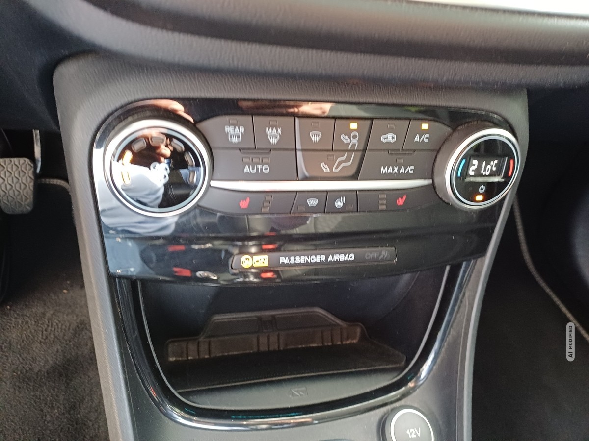 Ford Puma 1.0 EB Titanium NAVI*PDC*SHZ*PRIVACY*TEMPO*SYNC3*LANE*