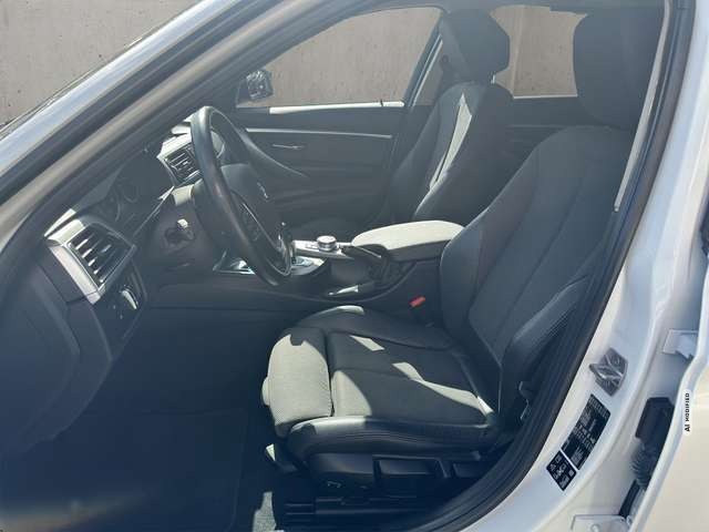 BMW 320 i xDrive Sport Line +ACC+NAVIGATION+HEAD-UP+