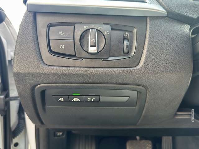 BMW 320 i xDrive Sport Line +ACC+NAVIGATION+HEAD-UP+