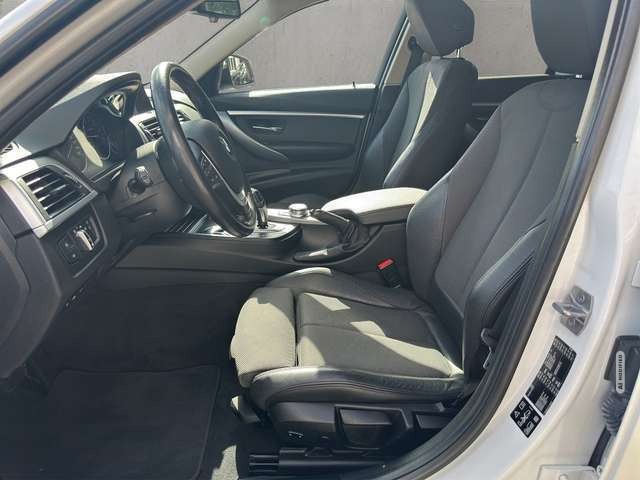 BMW 320 i xDrive Sport Line +ACC+NAVIGATION+HEAD-UP+