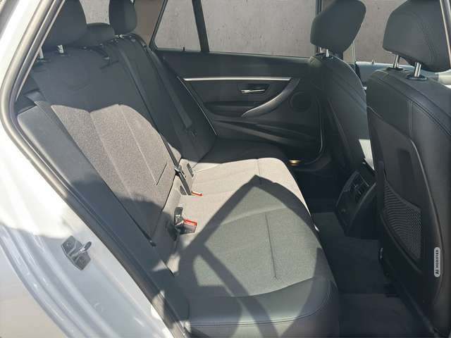 BMW 320 i xDrive Sport Line +ACC+NAVIGATION+HEAD-UP+