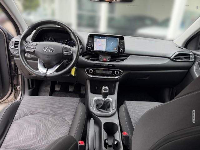 Hyundai i30 Select 1.4 Navi Apple CarPlay Android Auto Fahrerprofil WLAN Kom-paket