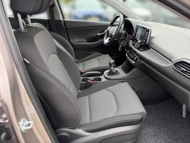 Hyundai i30 Select 1.4 Navi Apple CarPlay Android Auto Fahrerprofil WLAN Kom-paket