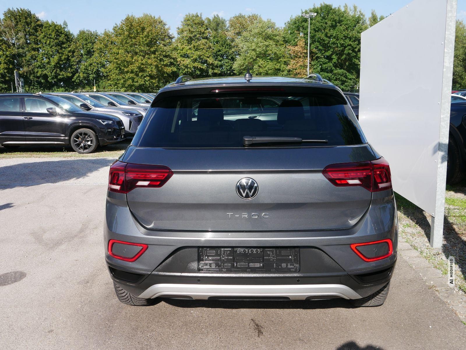 Volkswagen T-Roc 1.5 TSI  DSG Life*NAVI-ÜBER-SMARTLINK*PDC*LED*SHZ*KLIMA*DAB
