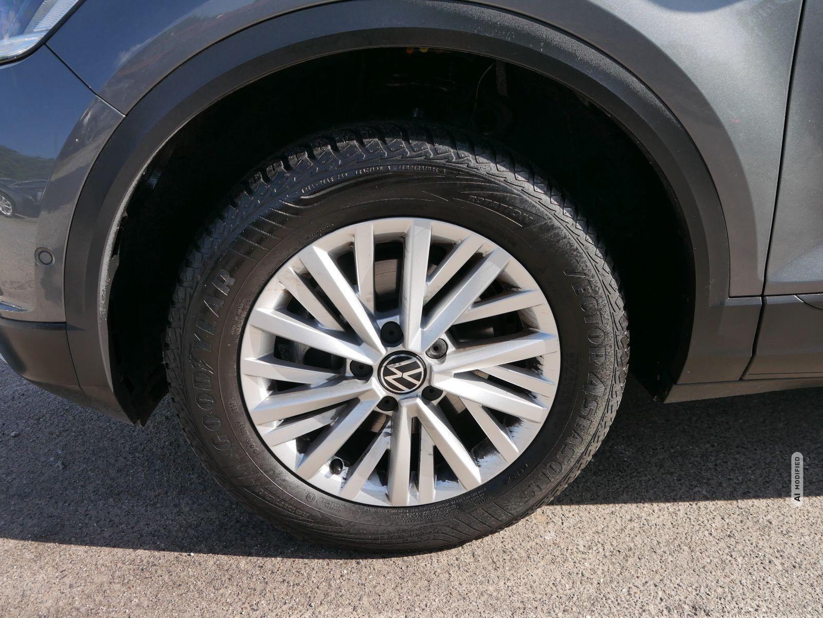 Volkswagen T-Roc 1.5 TSI  DSG Life*NAVI-ÜBER-SMARTLINK*PDC*LED*SHZ*KLIMA*DAB