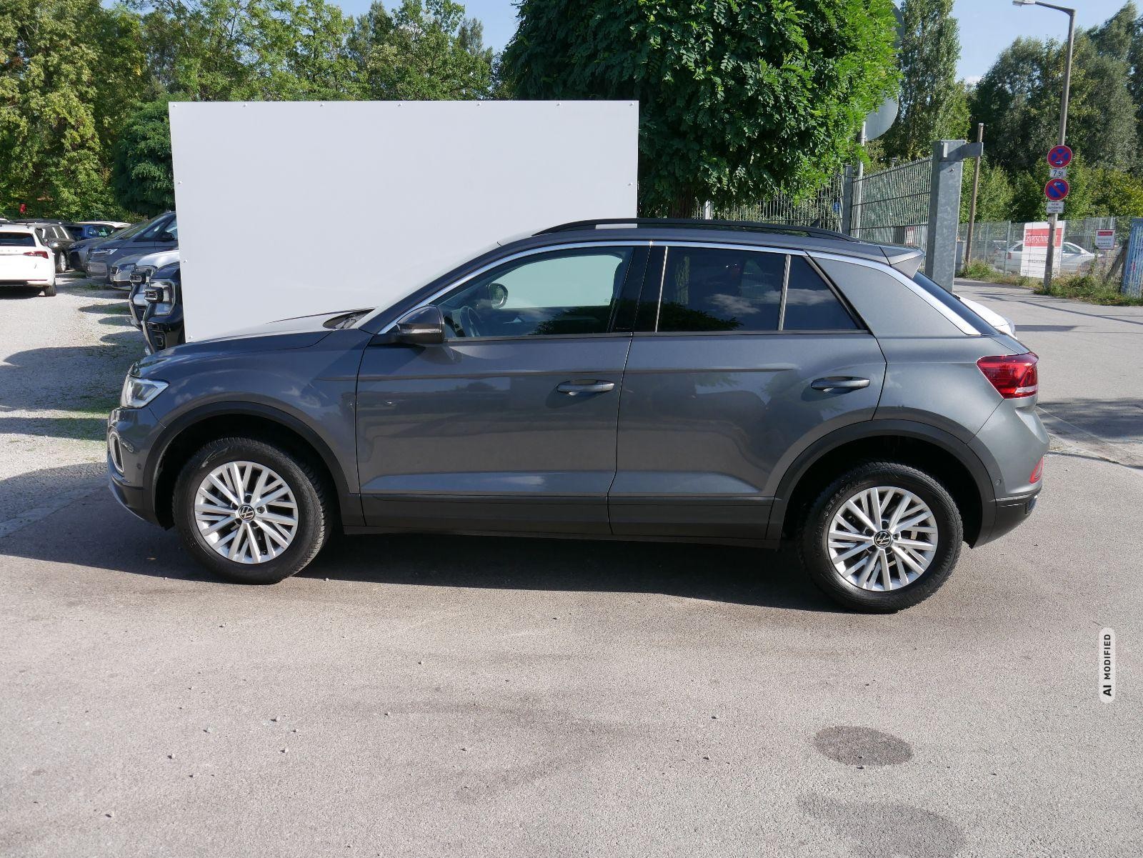 Volkswagen T-Roc 1.5 TSI  DSG Life*NAVI-ÜBER-SMARTLINK*PDC*LED*SHZ*KLIMA*DAB