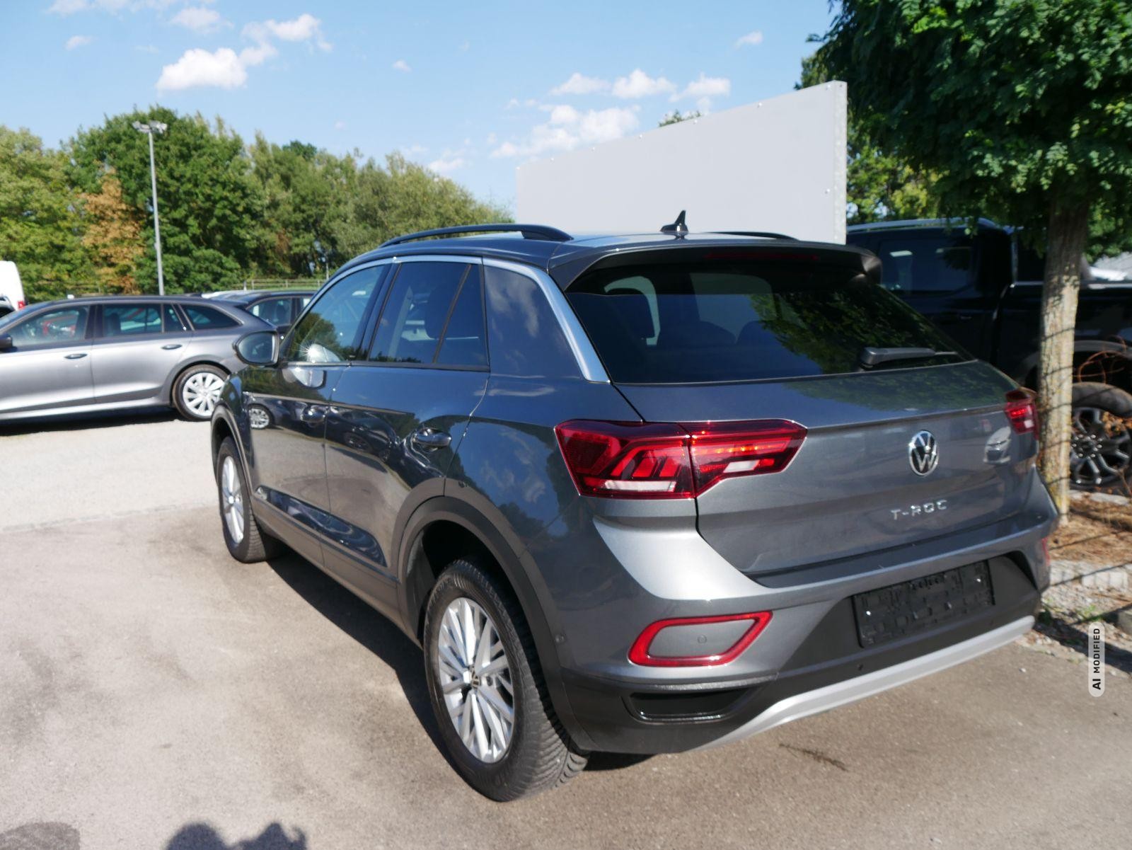 Volkswagen T-Roc 1.5 TSI  DSG Life*NAVI-ÜBER-SMARTLINK*PDC*LED*SHZ*KLIMA*TEMPOMAT*DAB
