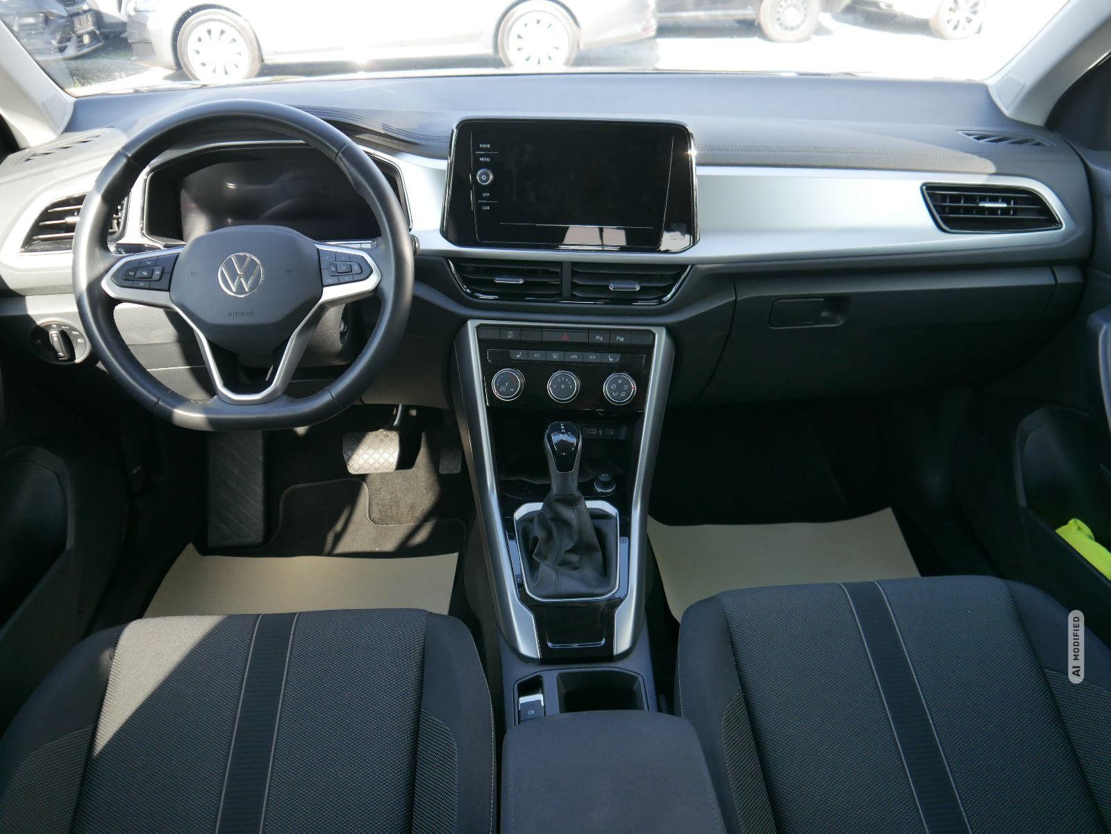 Volkswagen T-Roc 1.5 TSI  DSG Life*NAVI-ÜBER-SMARTLINK*PDC*LED*SHZ*KLIMA*TEMPOMAT*DAB