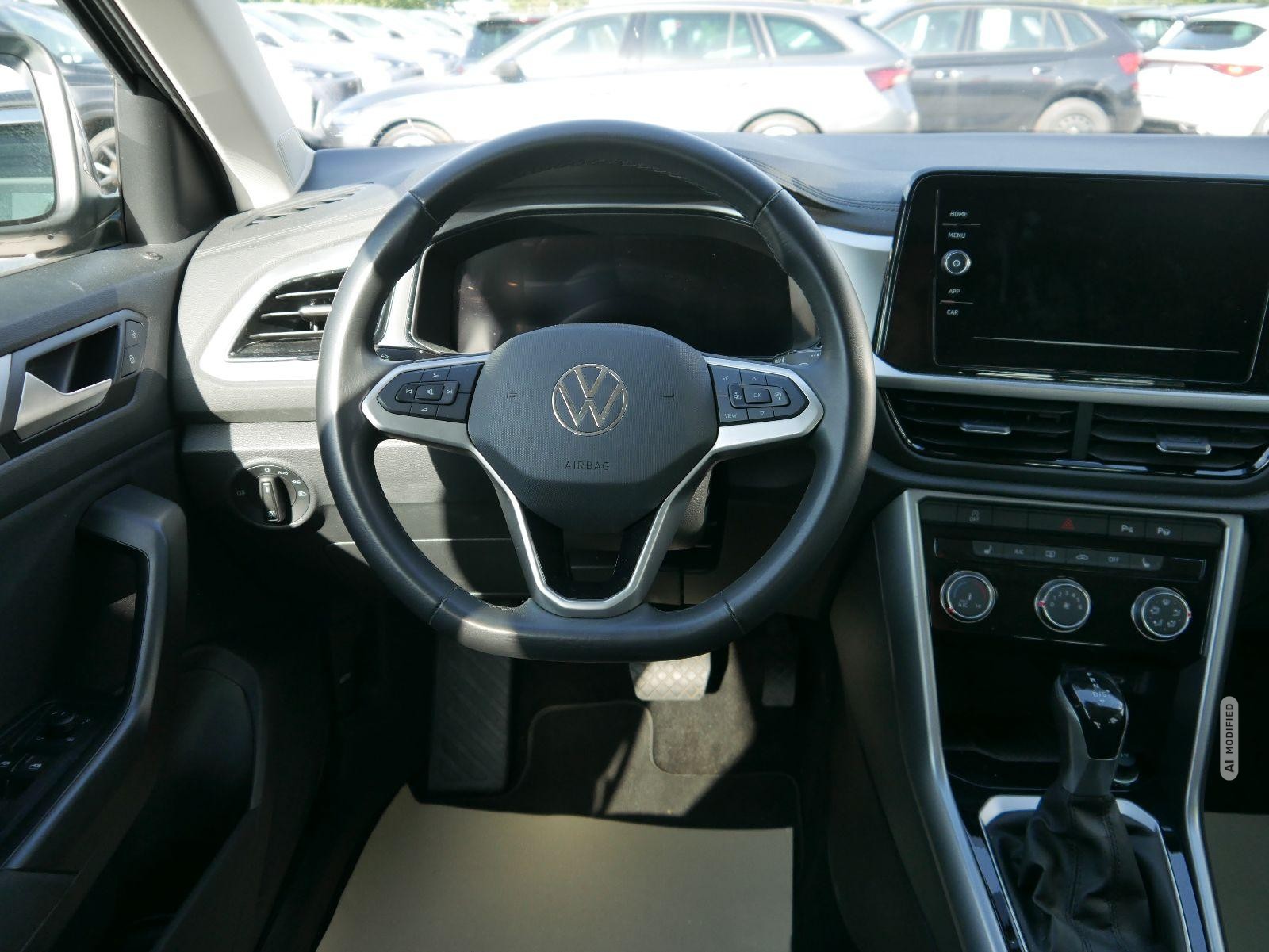 Volkswagen T-Roc 1.5 TSI  DSG Life*NAVI-ÜBER-SMARTLINK*PDC*LED*SHZ*KLIMA*TEMPOMAT*DAB