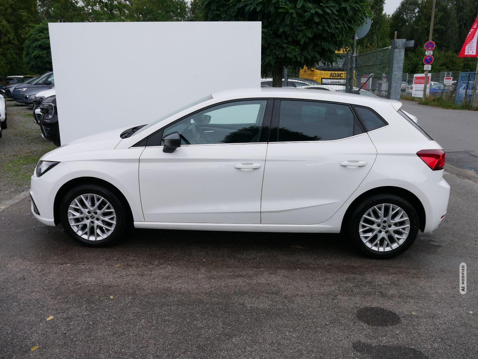 Seat Ibiza 1.0 TSI Xcellence*NAVI*PDC-HI*LED*SHZ*SMARTLINK*KLIMA*KEYLESS-GO
