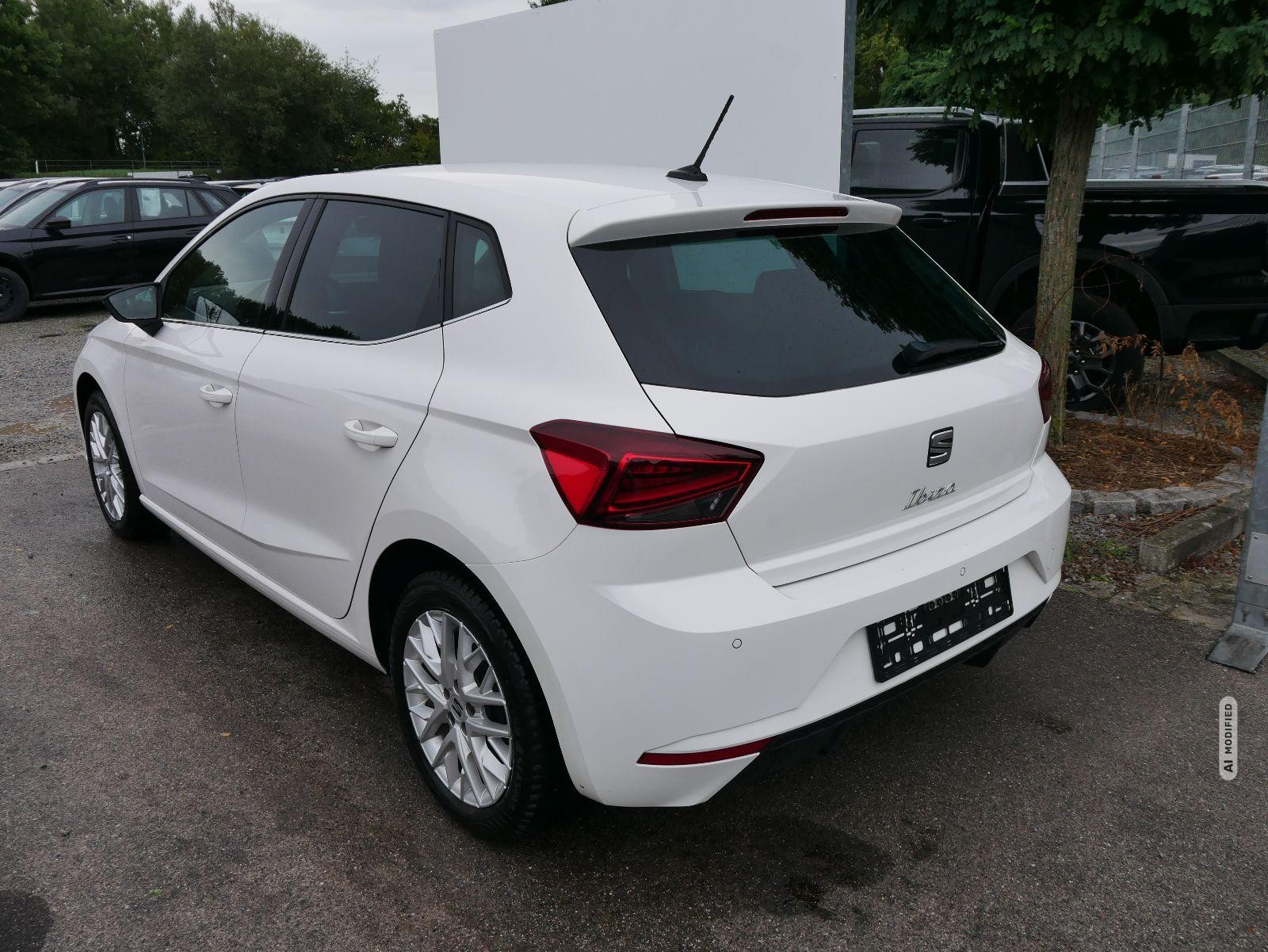 Seat Ibiza 1.0 TSI Xcellence*NAVI*PDC-HI*LED*SHZ*SMARTLINK*KLIMA*KEYLESS-GO