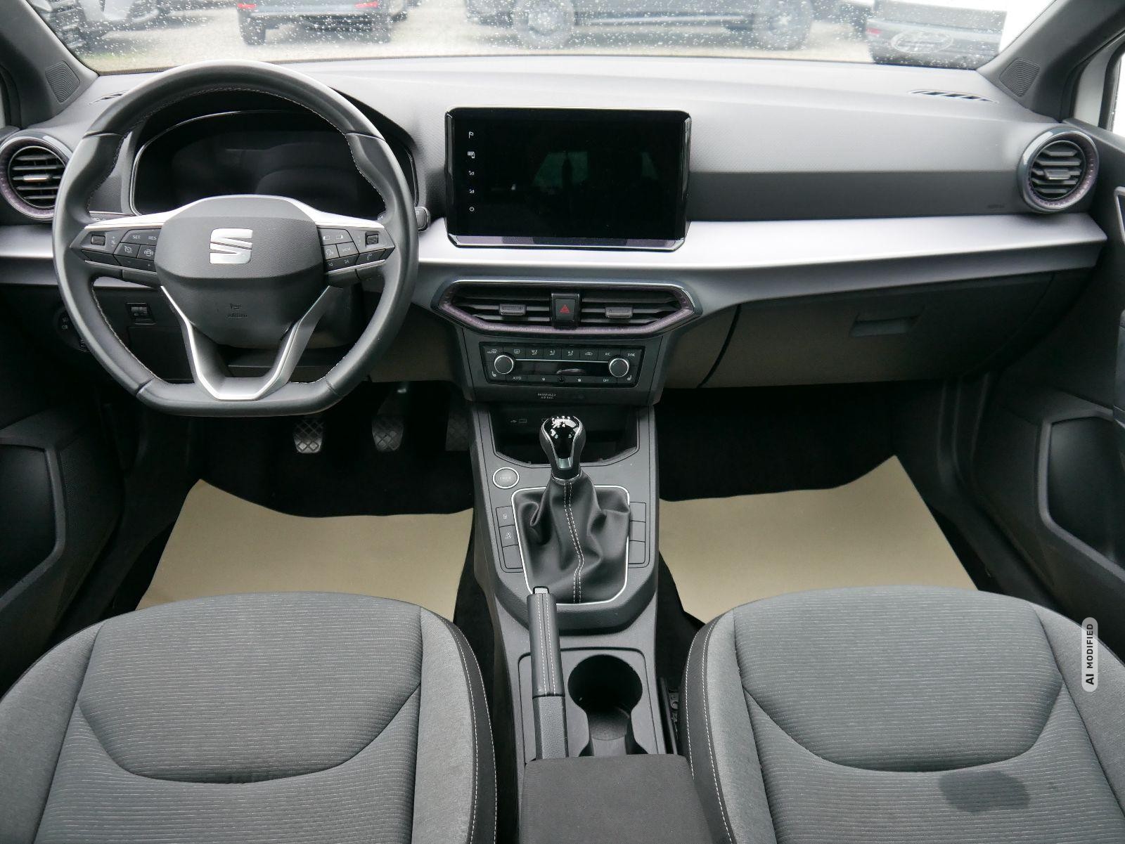 Seat Ibiza 1.0 TSI Xcellence*NAVI*PDC-HI*LED*SHZ*SMARTLINK*KLIMA*KEYLESS-GO