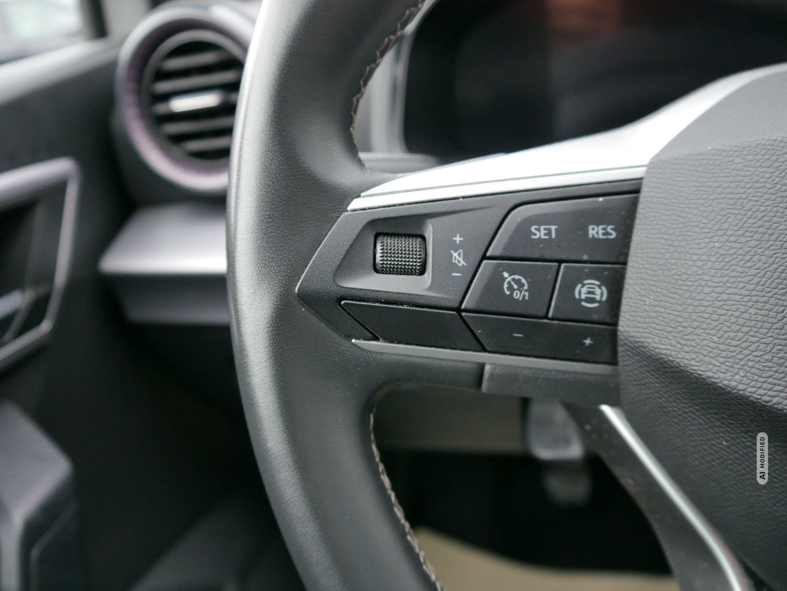 Seat Ibiza 1.0 TSI Xcellence*NAVI*PDC-HI*LED*SHZ*SMARTLINK*KLIMA*KEYLESS-GO
