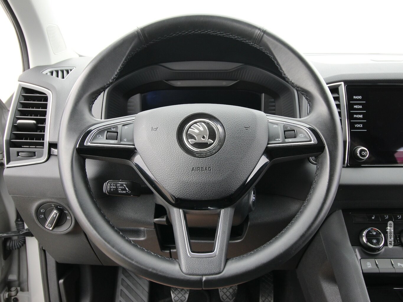 Skoda Karoq 1.5 TSI OPF Style Plus LED+NAVI+AHK+ACC...