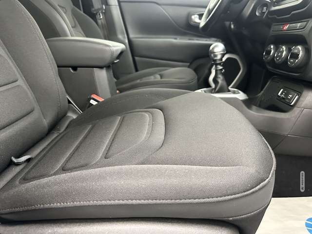 Jeep Renegade Limited FWD 