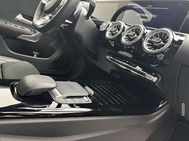 Mercedes-Benz CLA 200 AMG Line 