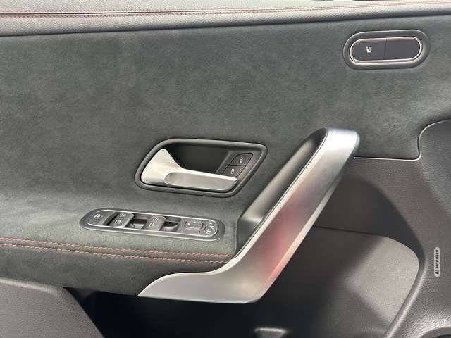 Mercedes-Benz CLA 200 AMG Line 