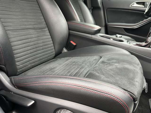 Mercedes-Benz GLA 180 AMG-LINE 