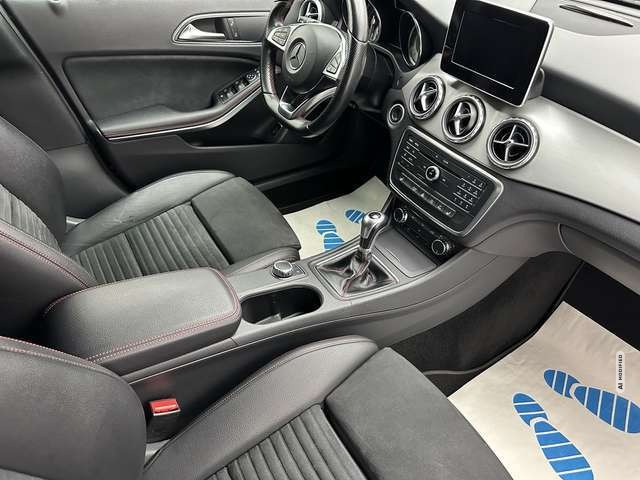 Mercedes-Benz GLA 180 AMG-LINE 