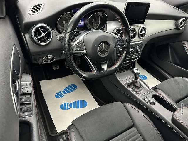 Mercedes-Benz GLA 180 AMG-LINE 