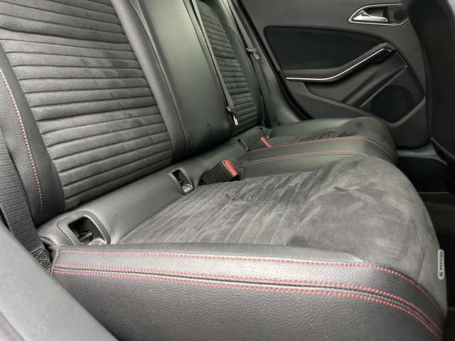 Mercedes-Benz GLA 180 AMG-LINE 