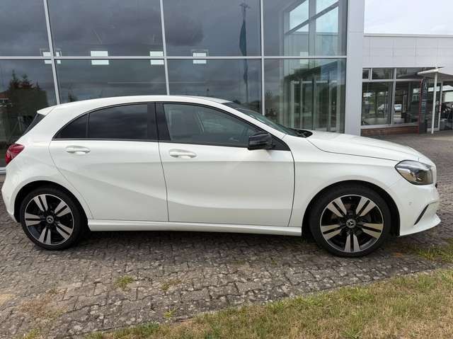 Mercedes-Benz A 180 A 180 BlueEfficiency AHK ,Navi, LED, Temp