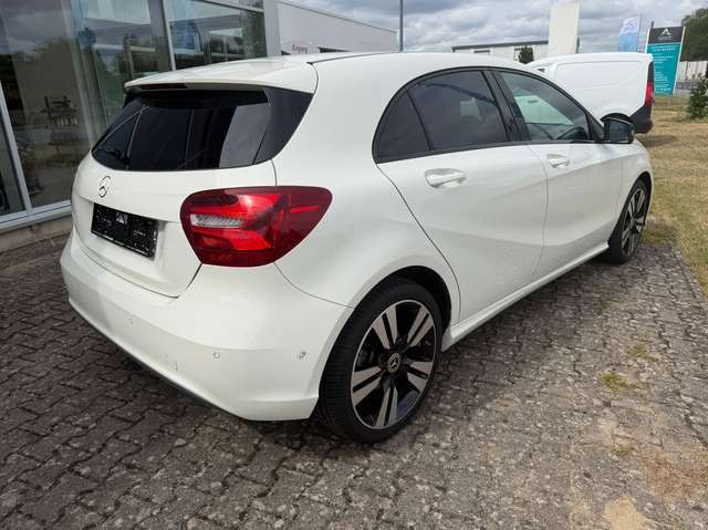 Mercedes-Benz A 180 A 180 BlueEfficiency AHK ,Navi, LED, Temp