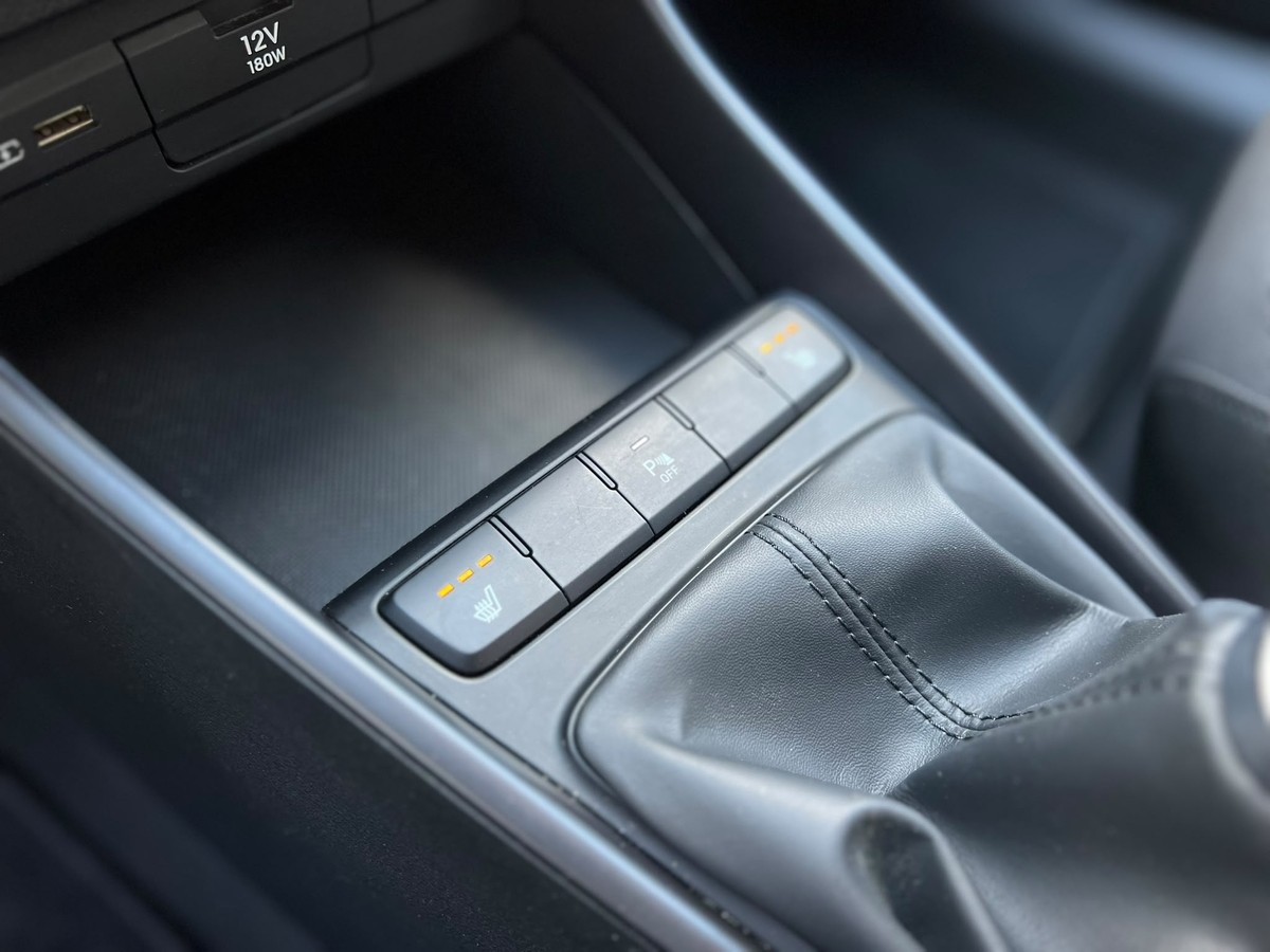 Hyundai i20 1.2 Klima - Sitz + Lenkradhzg - AHK - Garantie 