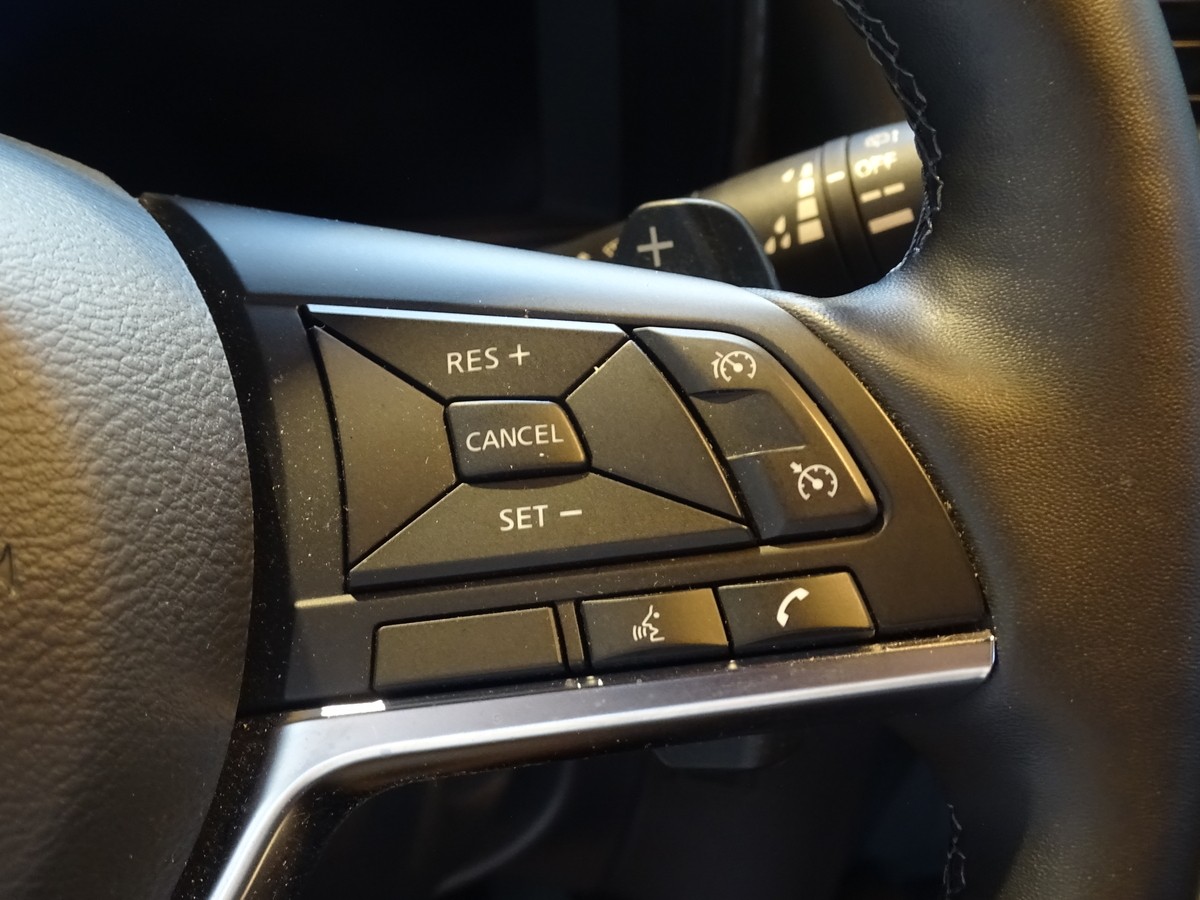 Nissan Juke 1.0 DIG-T N-Connecta Automatik