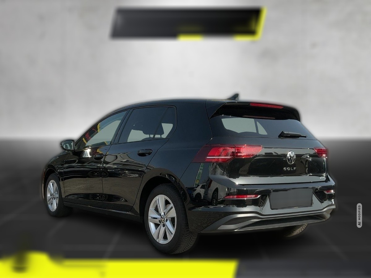 Volkswagen Golf VIII 1.5 eTSI W Life ACC,AUTOM.,SHZ,PDC,LM