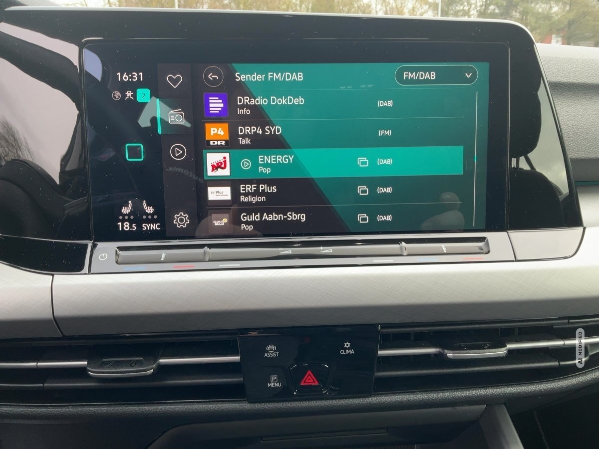 Volkswagen Golf VIII 1.5 eTSI Life ACC,AHK,AUTOM.,LED,Navi