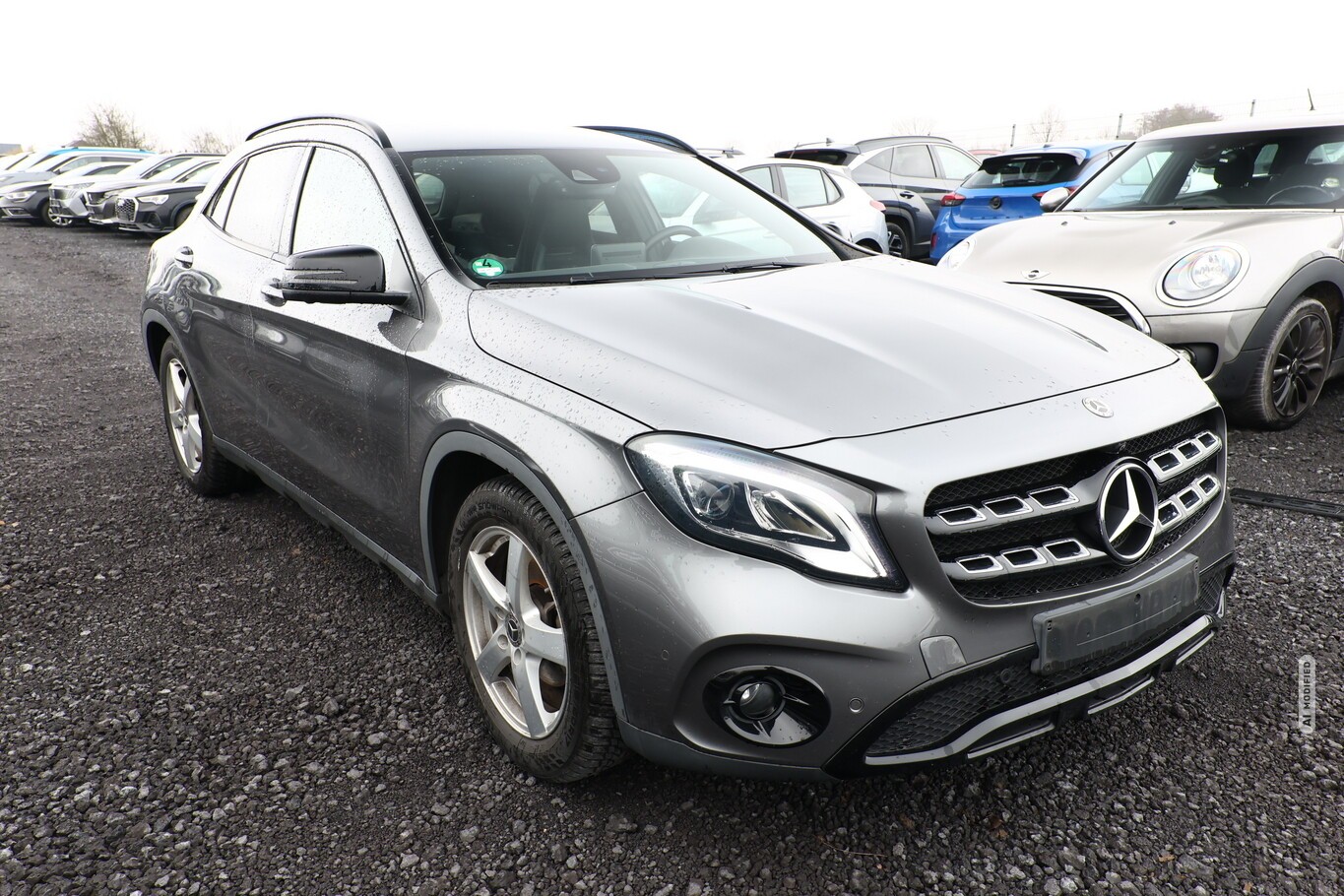 Mercedes-Benz GLA 200 d  Urban DCT AHK Nav LED BusinessP