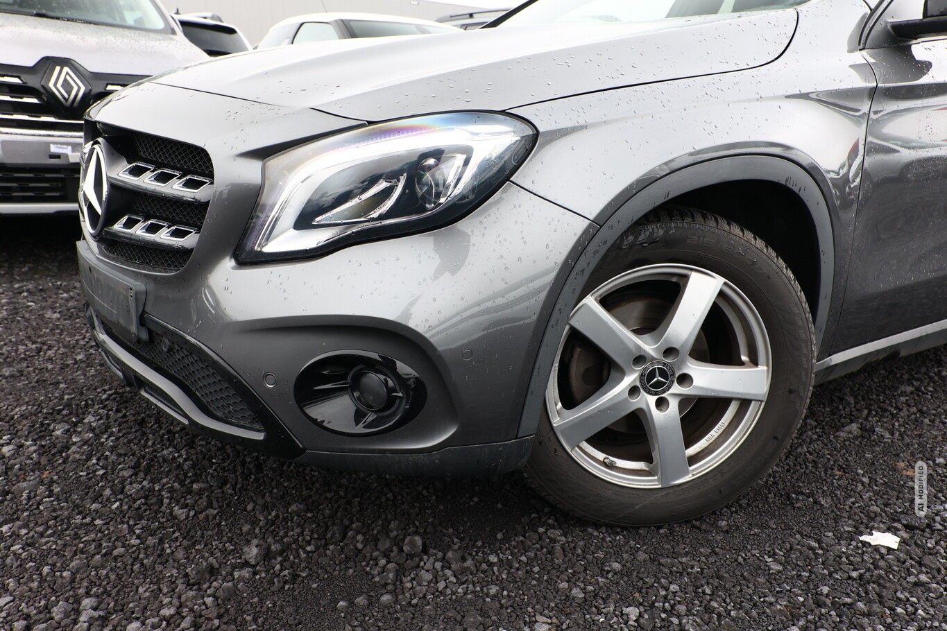 Mercedes-Benz GLA 200 d  Urban DCT AHK Nav LED BusinessP