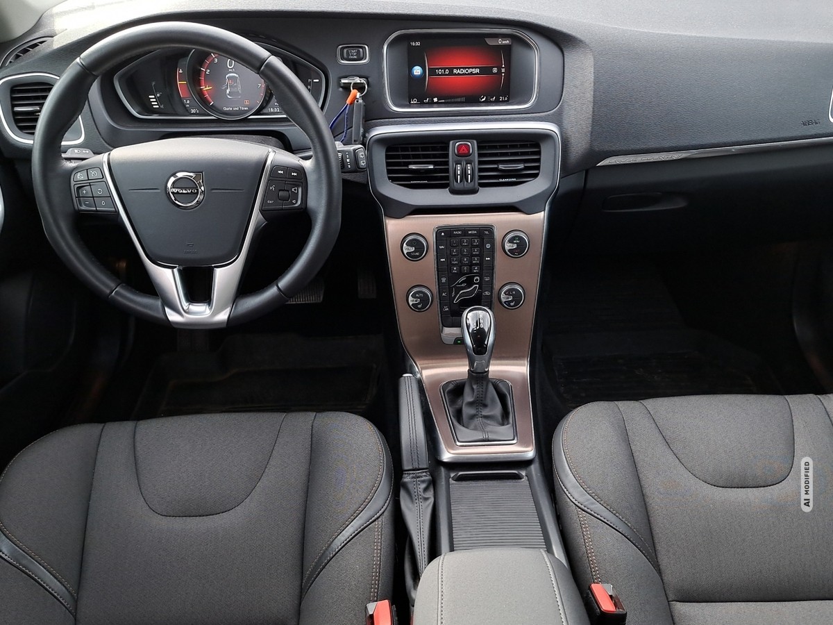 Volvo V40 Cross Country T3 Geartronic Autom.*NAVI*LED*Scheibenheiz