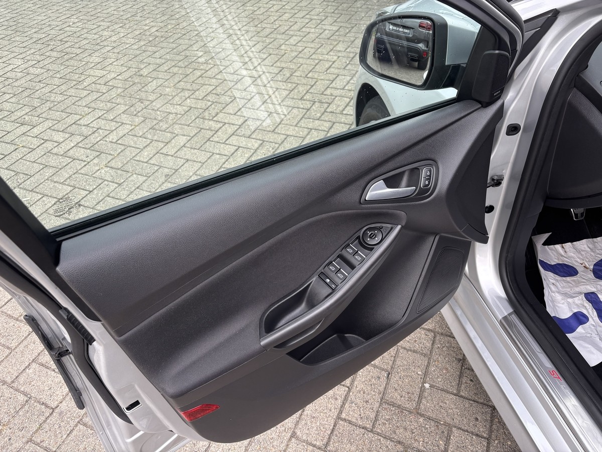 Ford Focus 1.0 EcoBoost ST-Line*KAMERA*SITZHEIZUNG*ALLWETTER*