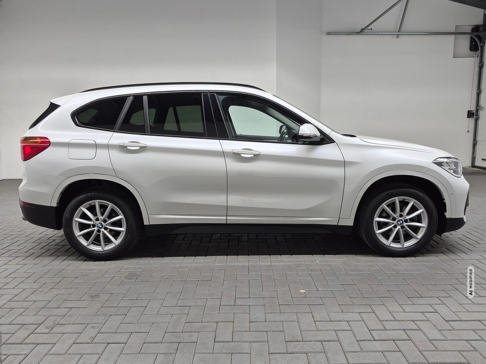 BMW X1 Advantage LED/Navi/AHK/SHZ/Kam/elH/GRA/17-LM